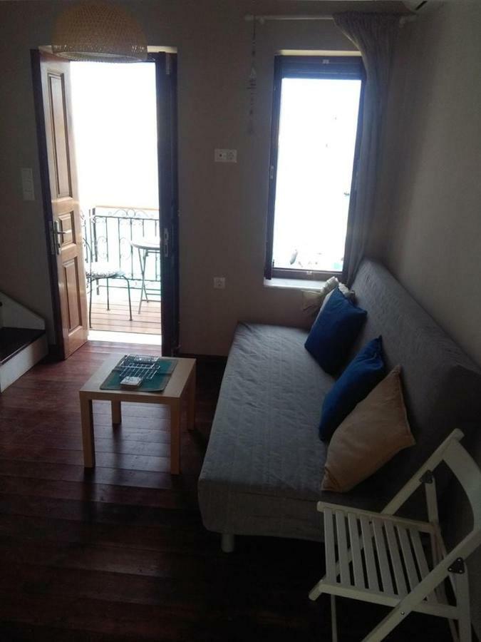 Apartamento House Galini Chalki Town Exterior foto